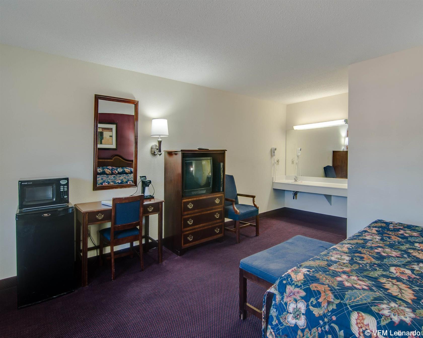Econo Lodge Glade Springs I-81 Exterior foto