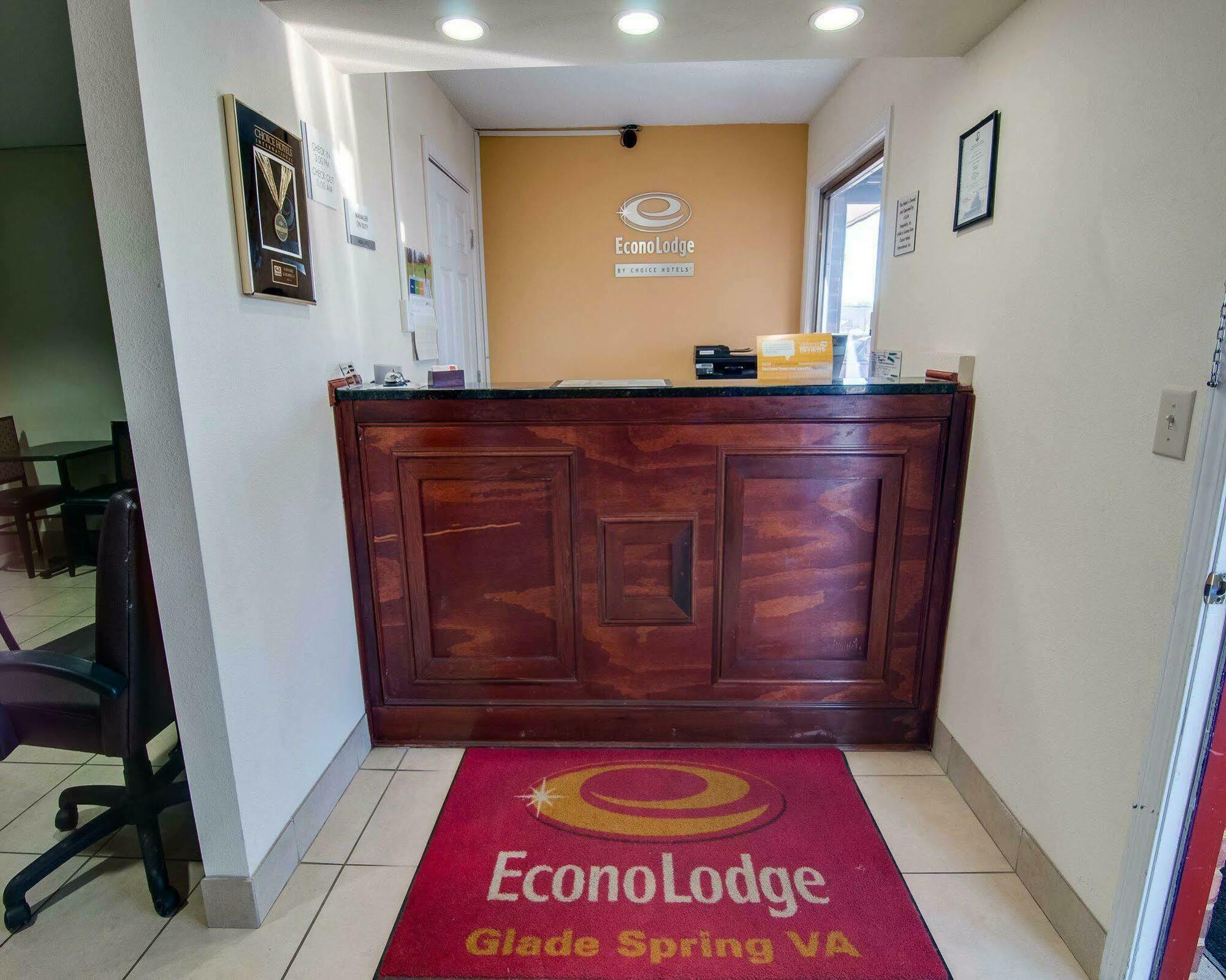Econo Lodge Glade Springs I-81 Exterior foto